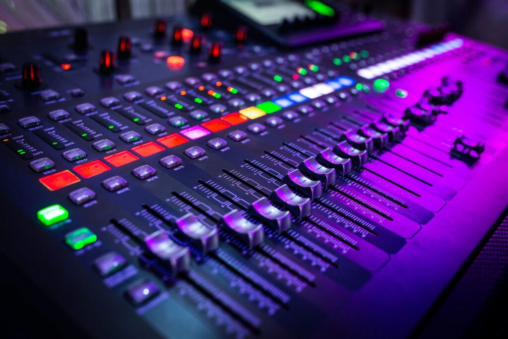sound mixing console